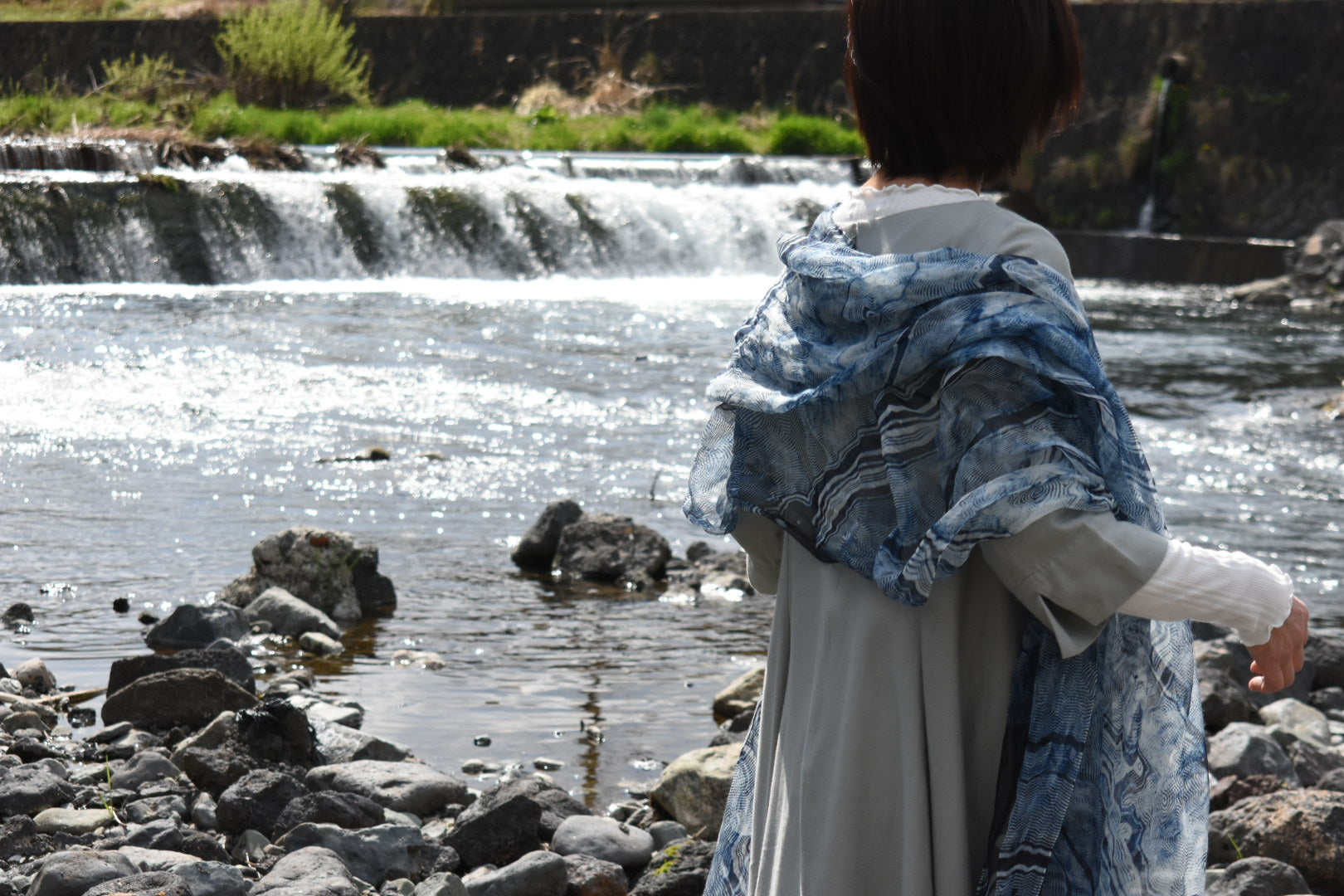 麻100％ 藍染め 大伴 天然藍灰汁醗酵建て 板締めストール – 武藤株式