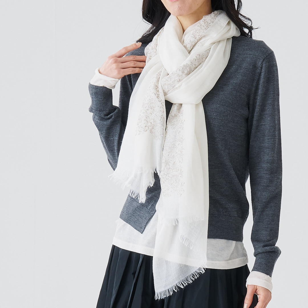 シルクカシミヤ　刺繍ストール　Embroidery stole