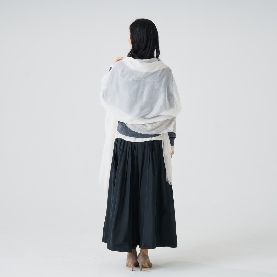 シルクカシミヤ　刺繍ストール　Embroidery stole