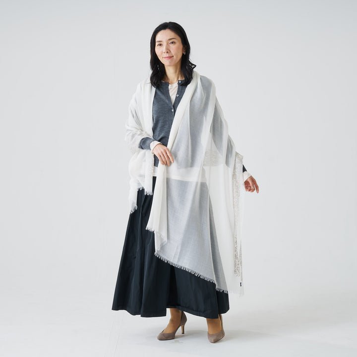 シルクカシミヤ　刺繍ストール　Embroidery stole