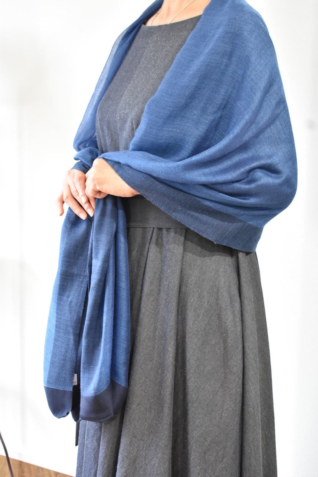 シルクカシミヤ　額縁ストール　ブルーFrame blue