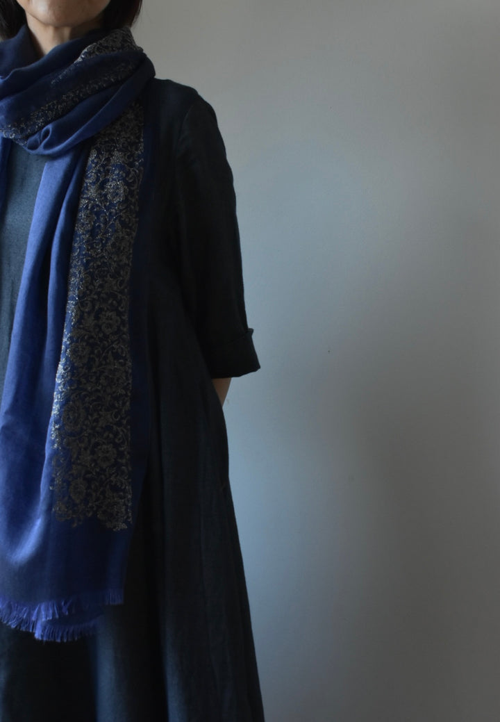 シルクカシミヤ　刺繍ストール　25秋冬新作　Embroidery stole blue