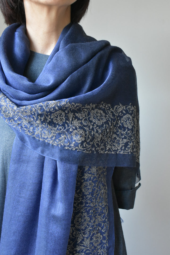 シルクカシミヤ　刺繍ストール　25秋冬新作　Embroidery stole blue