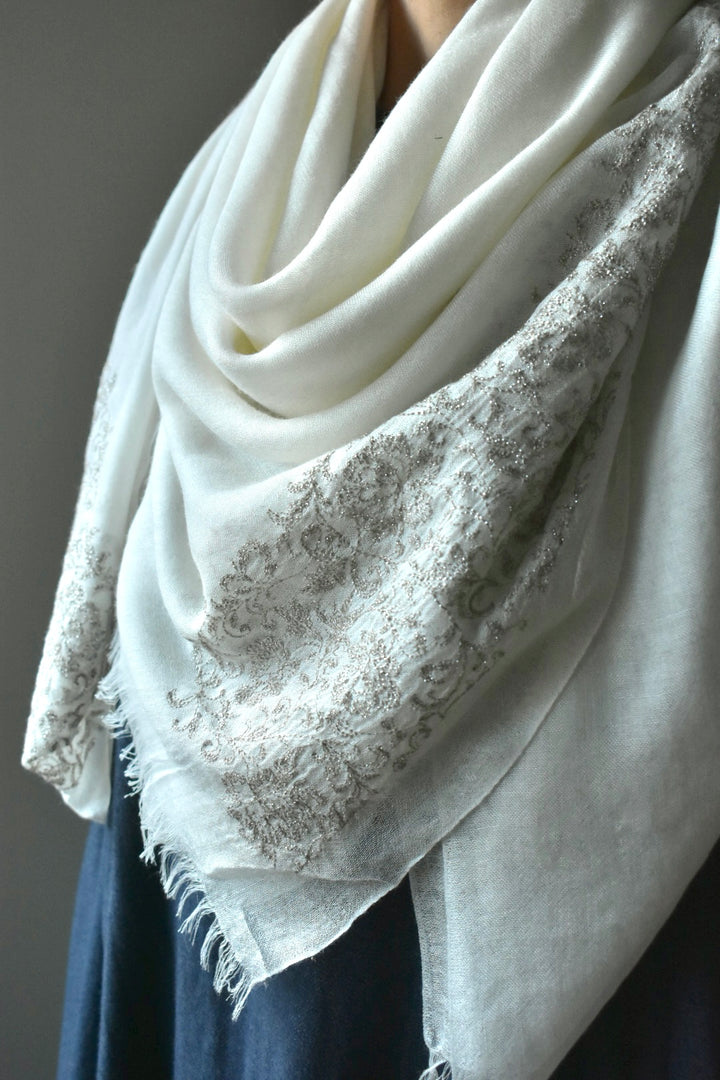 シルクカシミヤ　刺繍ストール　25秋冬新作　Embroidery stole blue