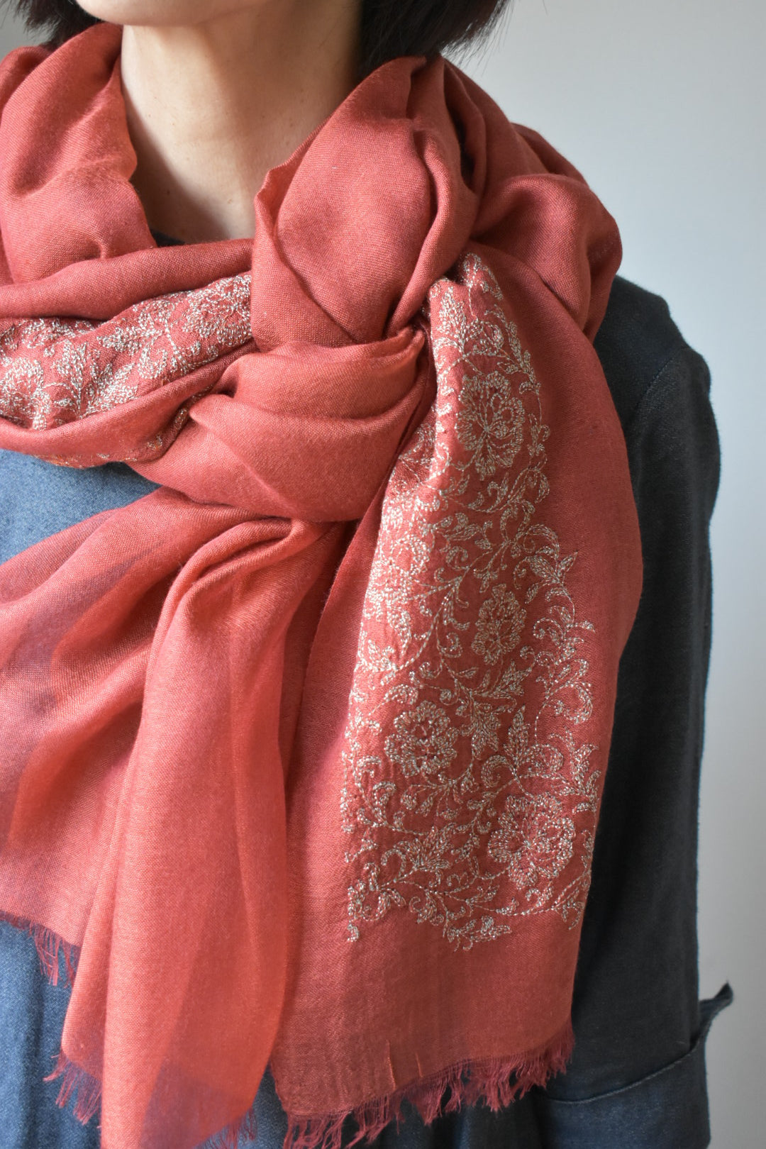 シルクカシミヤ　刺繍ストール　25秋冬新作　Embroidery stole orange