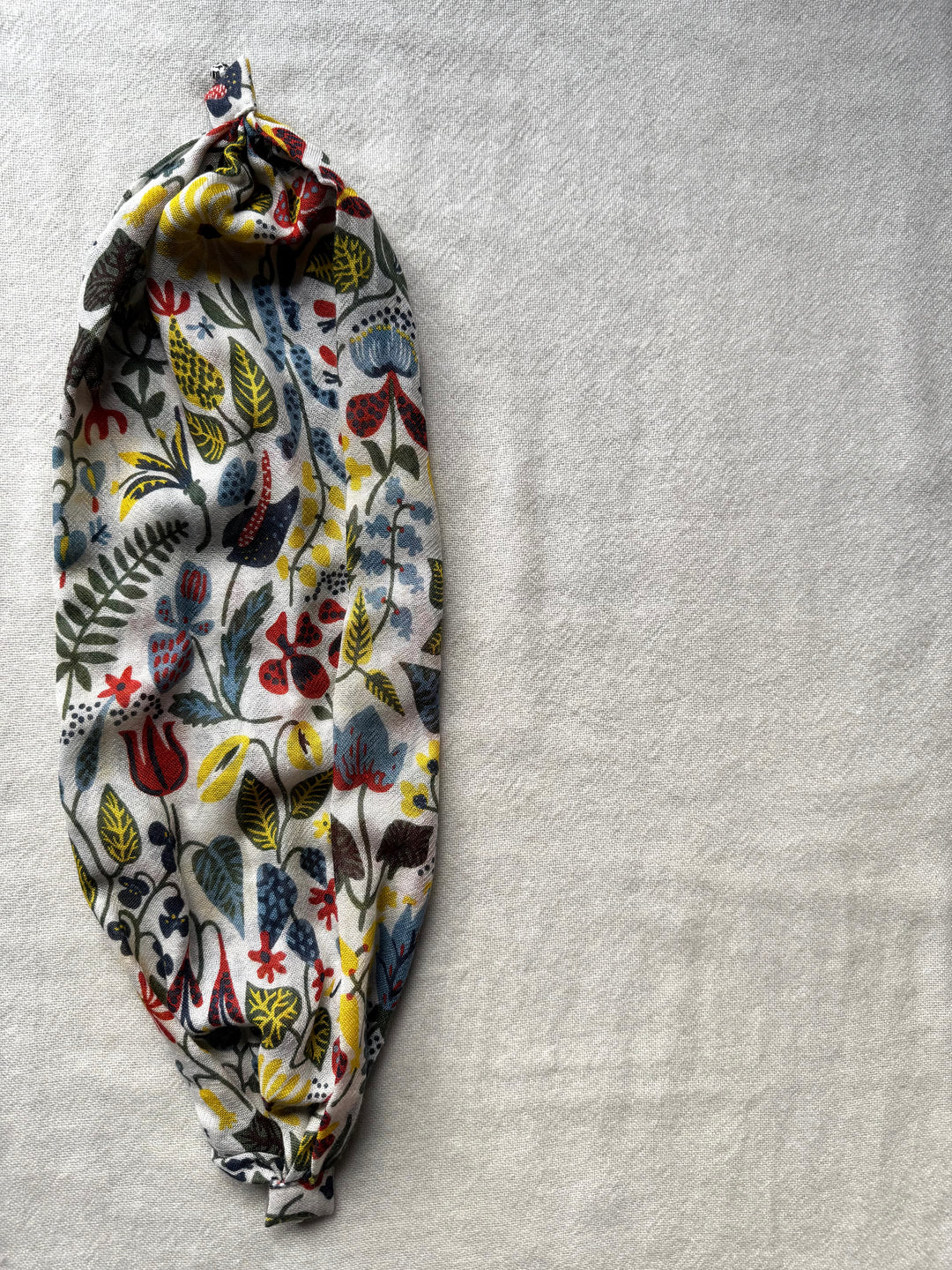 シルクカシミヤ　スティグリンドベリ第三弾コラボ　楽らくスカーフLink  ハーバリウム　ホワイト