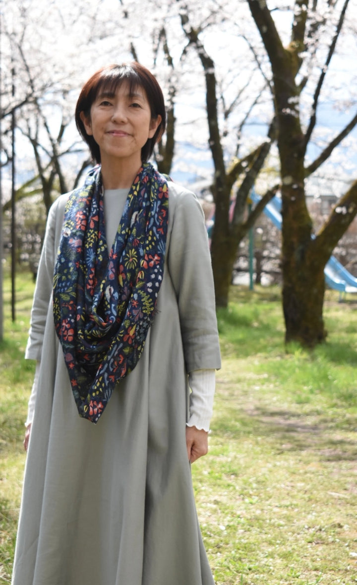 シルクカシミヤ　スティグリンドベリコラボ　北欧柄　ハーバリウム navy