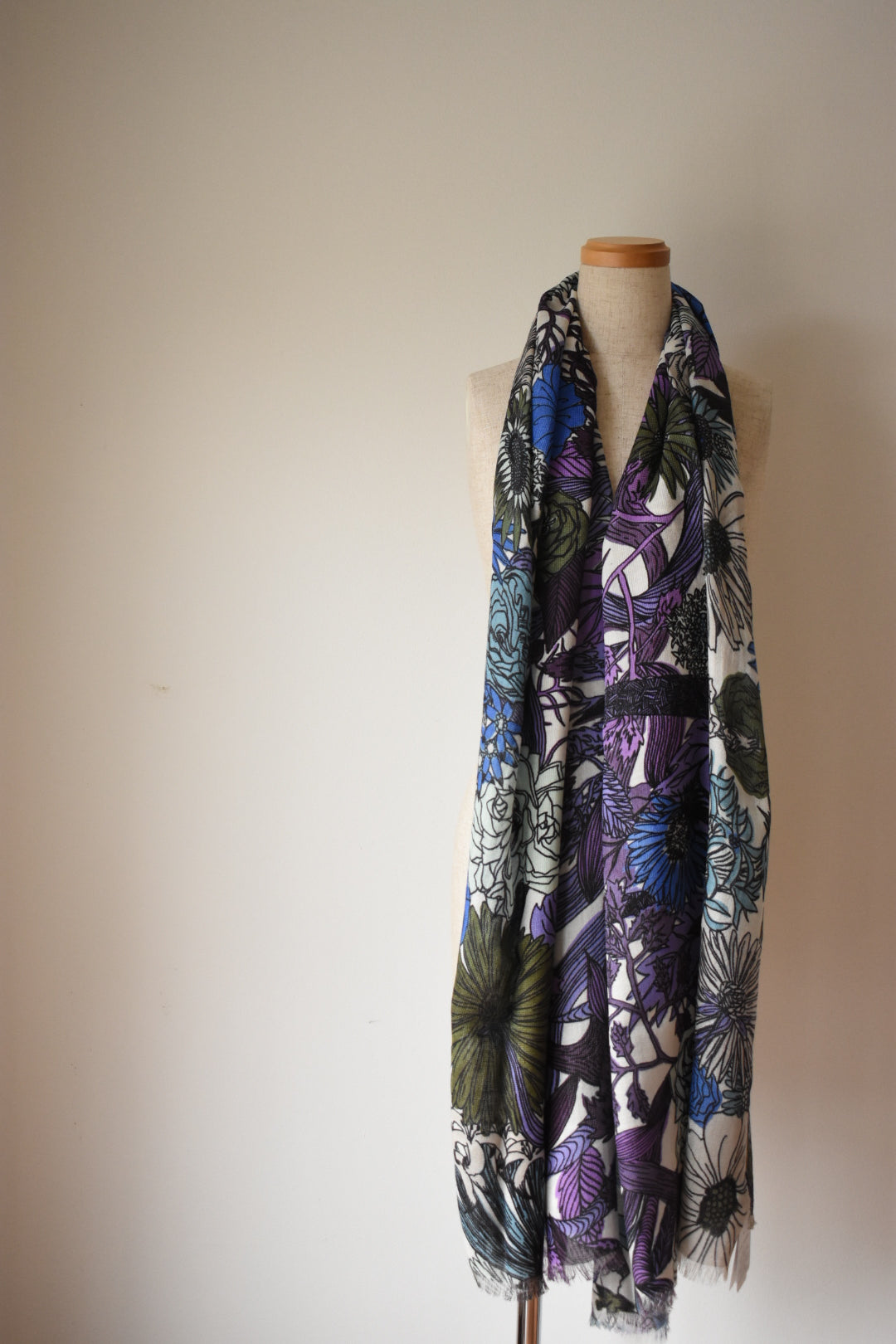 ボタニカル花柄　大伴ストール　シルクウール綿麻　U-conic purple